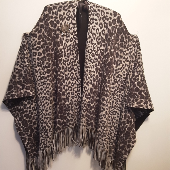 Jackets & Blazers - LEOPARD KNIT REVERSIBLE CAPE
